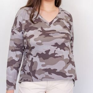 Gilli Gray Camo Long Sleeve V-Neck Top Size 2X